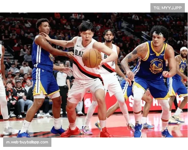 杨瀚森防守稳健贡献关键2分2帽 帮助球队大胜勇士 杨瀚森防守稳健贡献关键2分2帽 帮助球队大胜勇士